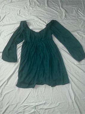 Green Long-Sleeve Empire Waist Mini Dress